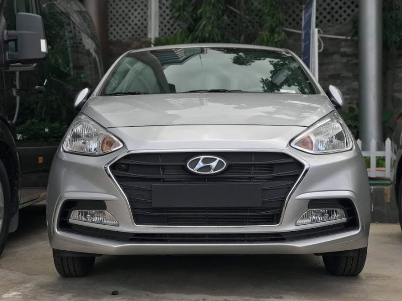 giá Hyundai Grand i10 2021 màu bạc