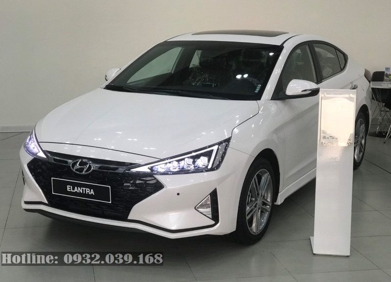 Hyundai Elantra 2022 giá lăn bánh tháng 4 TSKT đánh giá chi tiết